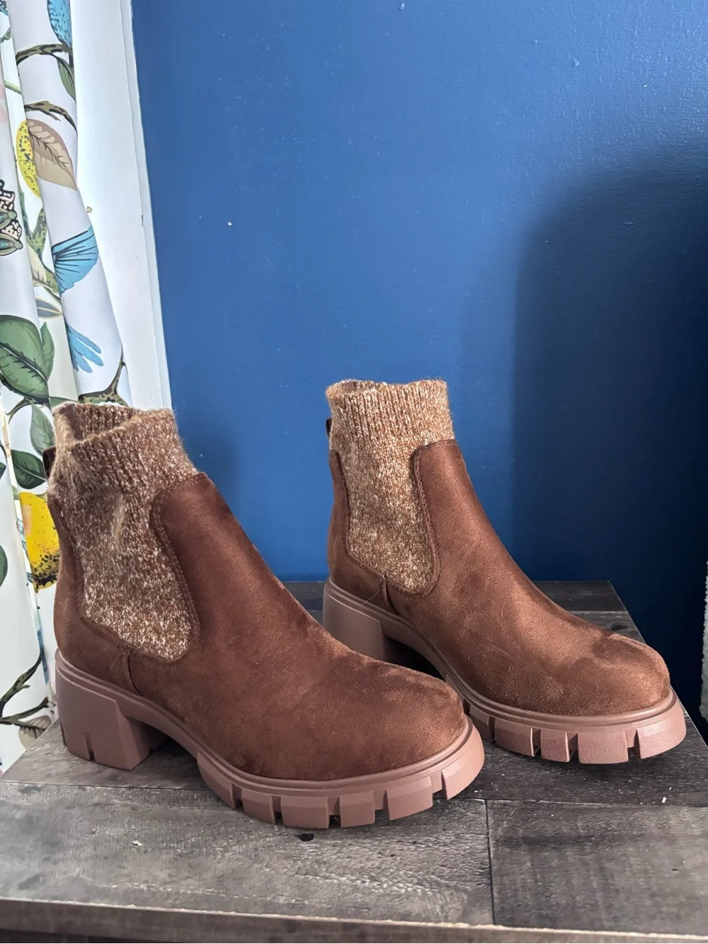 Women’s Chunky Chelsea Boot in Brown with Knit Collar